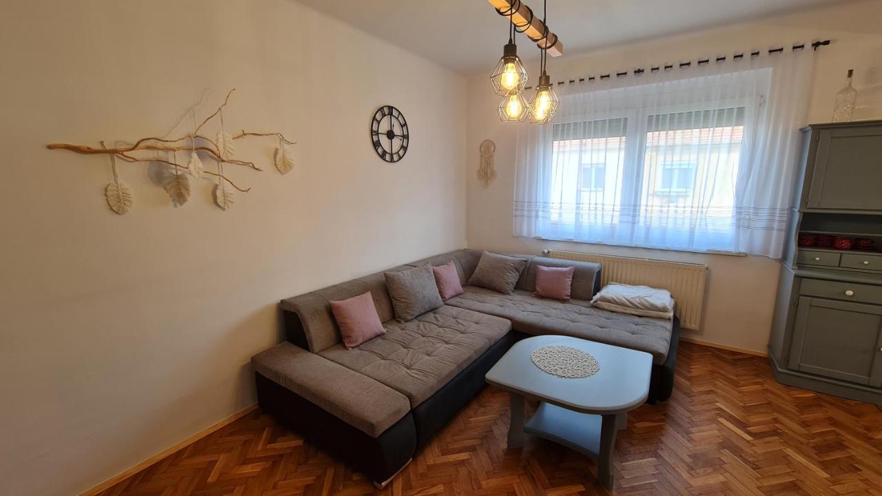 Ri-Jo Apartman Mohacs Ngoại thất bức ảnh